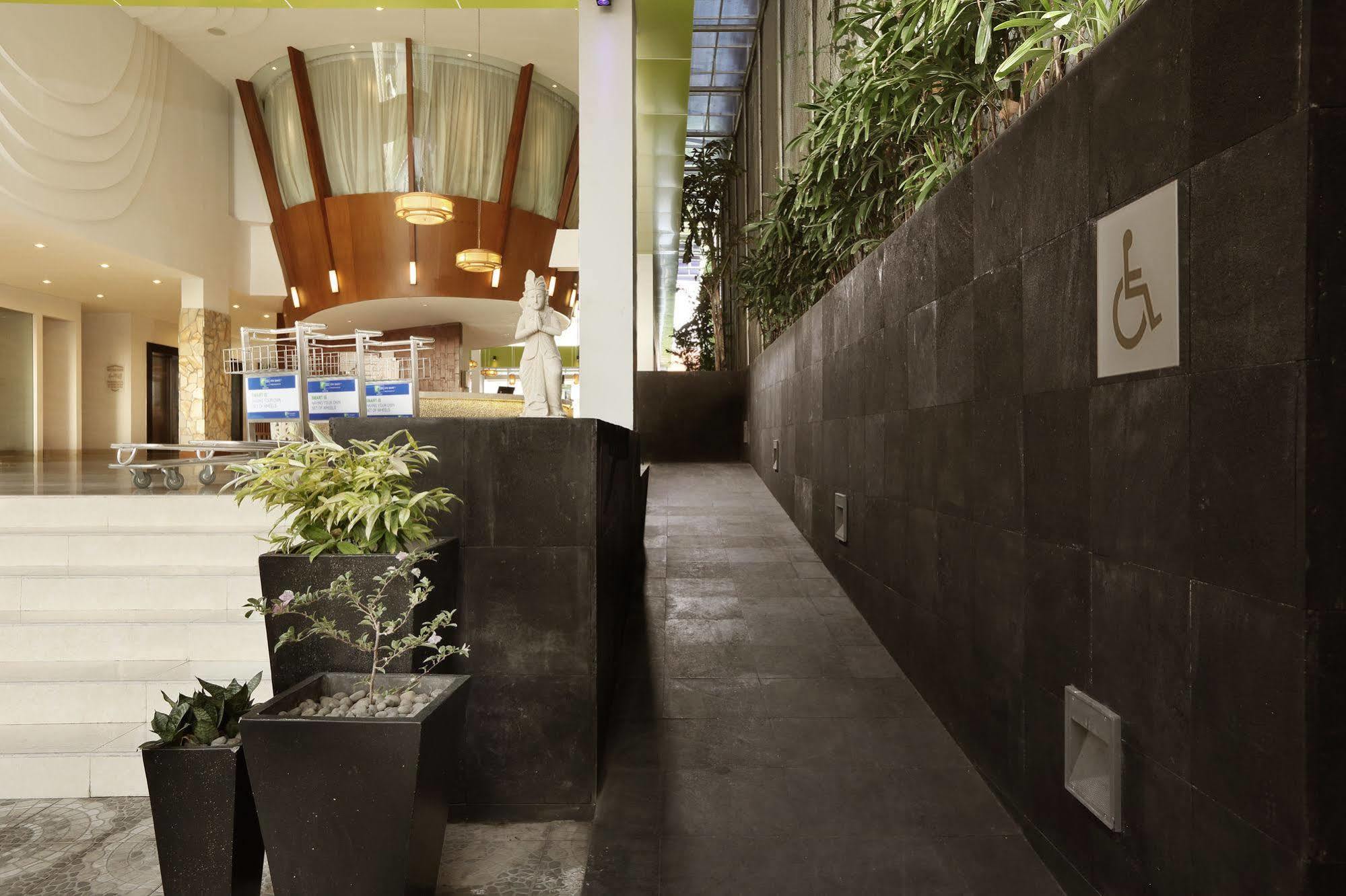 Diamond Hotel Kuta Lombok Kültér fotó